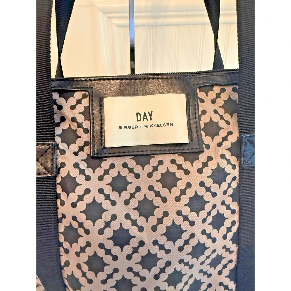 DAY Birger Et Mikkelsen Tote Bag Womens‎ Large Beige Geometric Zip Nylon Handles